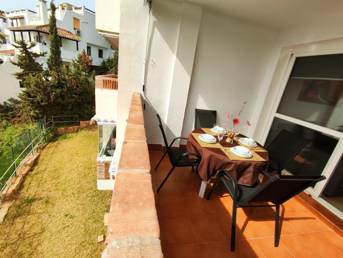 2Bdr Sunny Apartment With Pool And Private Parking In Benalmádena Exterior foto